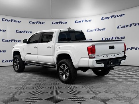 Used 2019 Toyota Tacoma TRD Sport AWD/4WD image 3