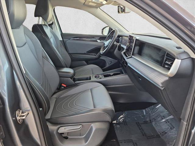 Used 2026 Volkswagen Tiguan SE FWD image 20