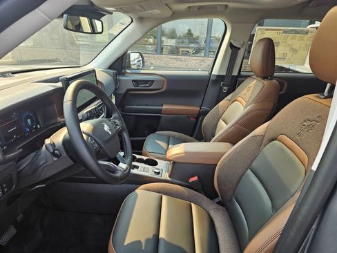 New 2025 Ford Bronco Outer Banks w/ Sasquatch Package image 12