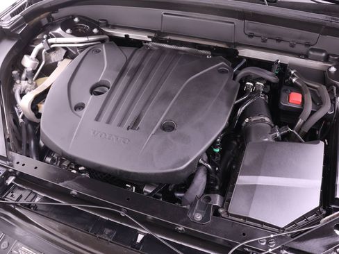 Certified 2024 Volvo XC60 B5 Plus image 25