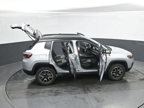 Used 2025 Jeep Compass Trailhawk w/ Trailer Tow Group image 53