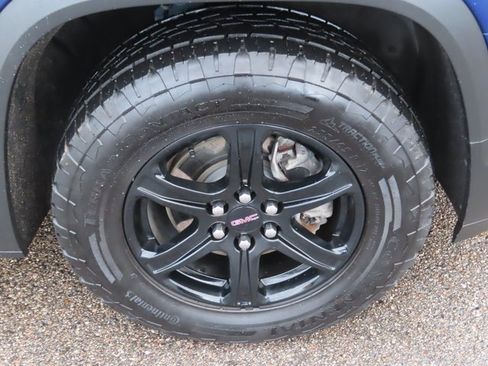 Used 2023 GMC Acadia AT4 w/ Technology Package image 14