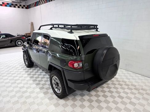 Used 2013 Toyota FJ Cruiser 4WD image 9