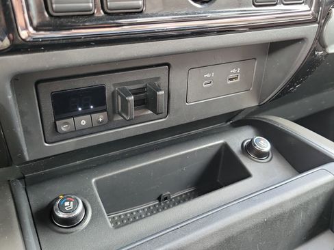 Used 2021 Nissan Titan Platinum Reserve w/ Moonroof Package image 20