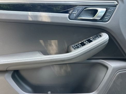 Certified 2024 Porsche Macan S AWD/4WD image 12