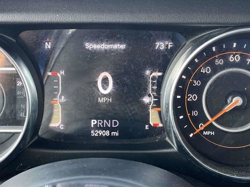 Used 2020 Jeep Wrangler Unlimited Sahara image 32