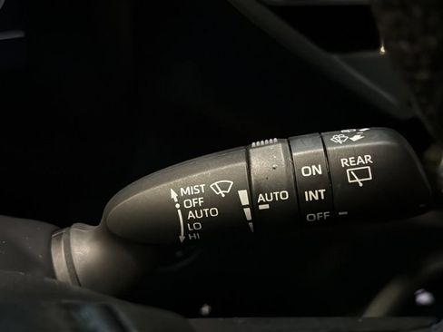 Used 2025 Toyota Sequoia Platinum AWD/4WD image 35