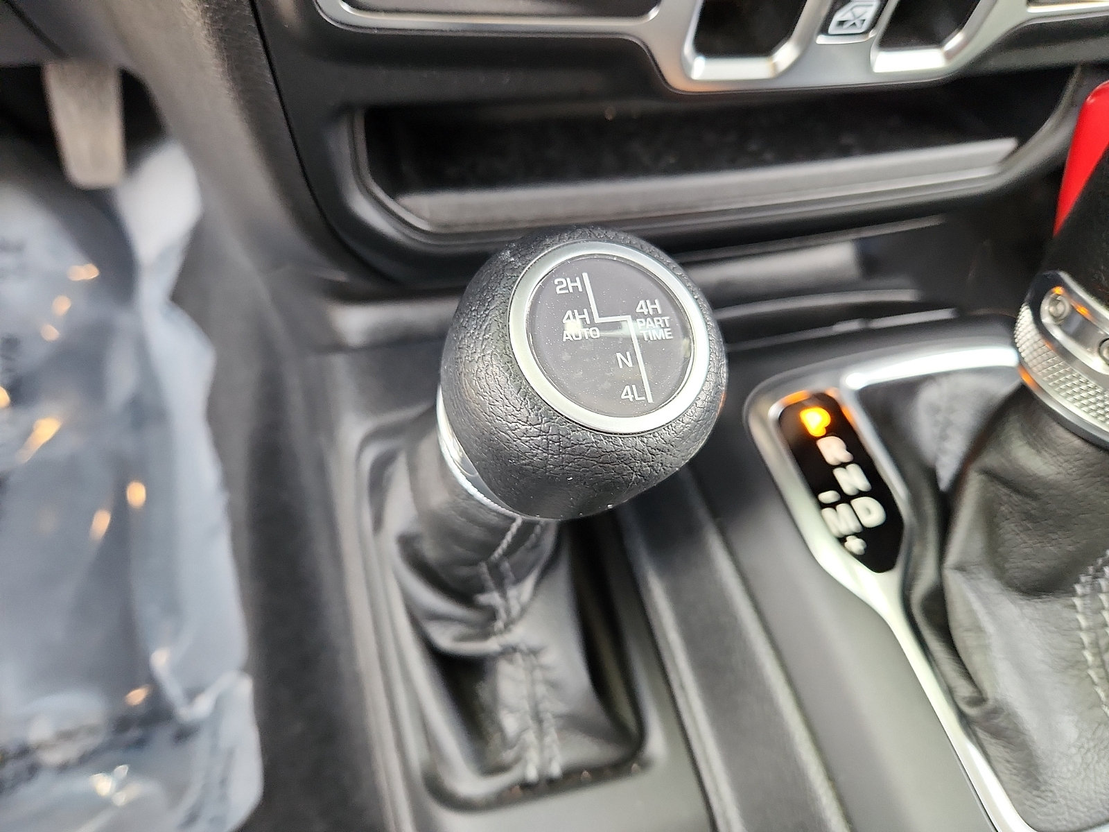 Used 2024 Jeep Wrangler Unlimited w/ Convenience Group AWD/4WD image 23