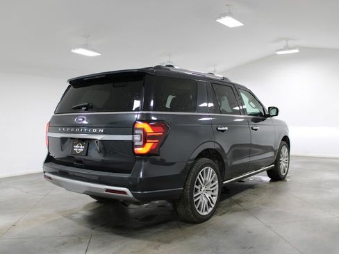Used 2024 Ford Expedition Limited image 9