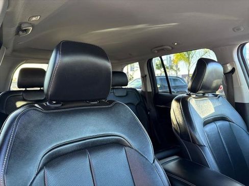 Certified 2023 Jeep Grand Cherokee Limited w/ Luxury Tech Group II AWD/4WD image 14
