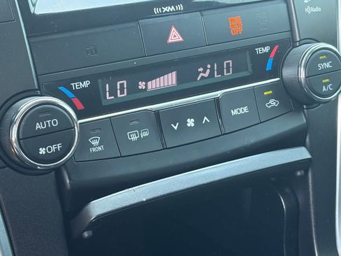 Used 2017 Toyota Camry LE FWD image 25