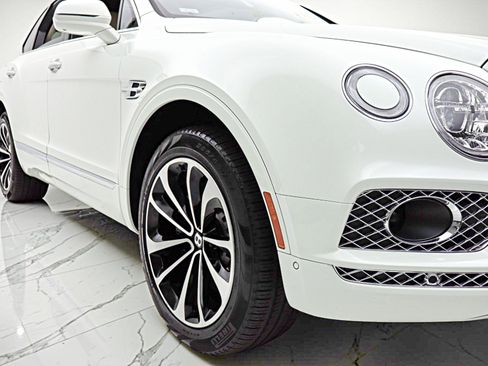 Certified 2017 Bentley Bentayga AWD/4WD image 20
