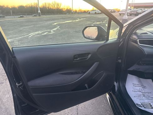 Used 2023 Toyota Corolla LE image 17