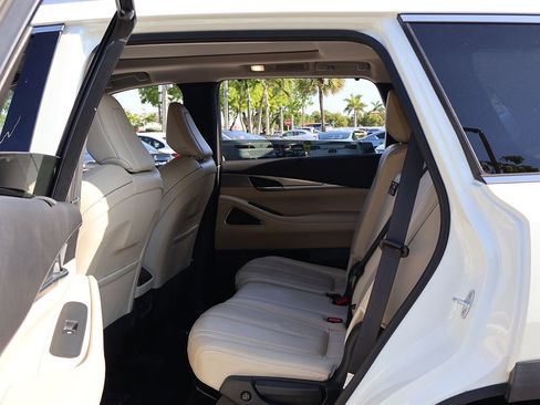 Used 2023 INFINITI QX60 Luxe w/ Vision Package FWD image 37