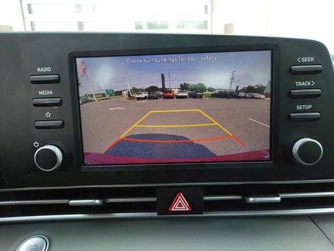 Used 2023 Hyundai Elantra Blue FWD image 21