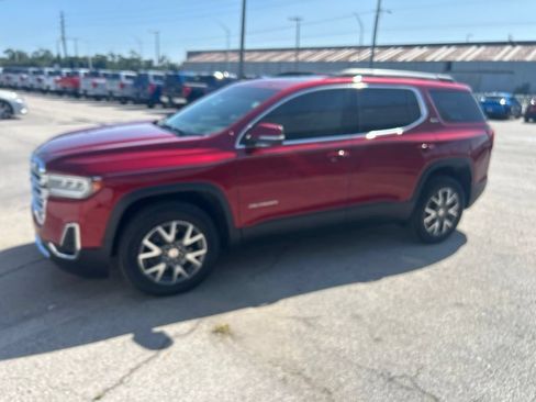 Used 2023 GMC Acadia SLT w/ Technology Package FWD image 2