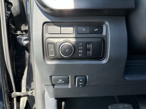 Used 2024 Ford F250 Lariat w/ Lariat Ultimate Package AWD/4WD image 18