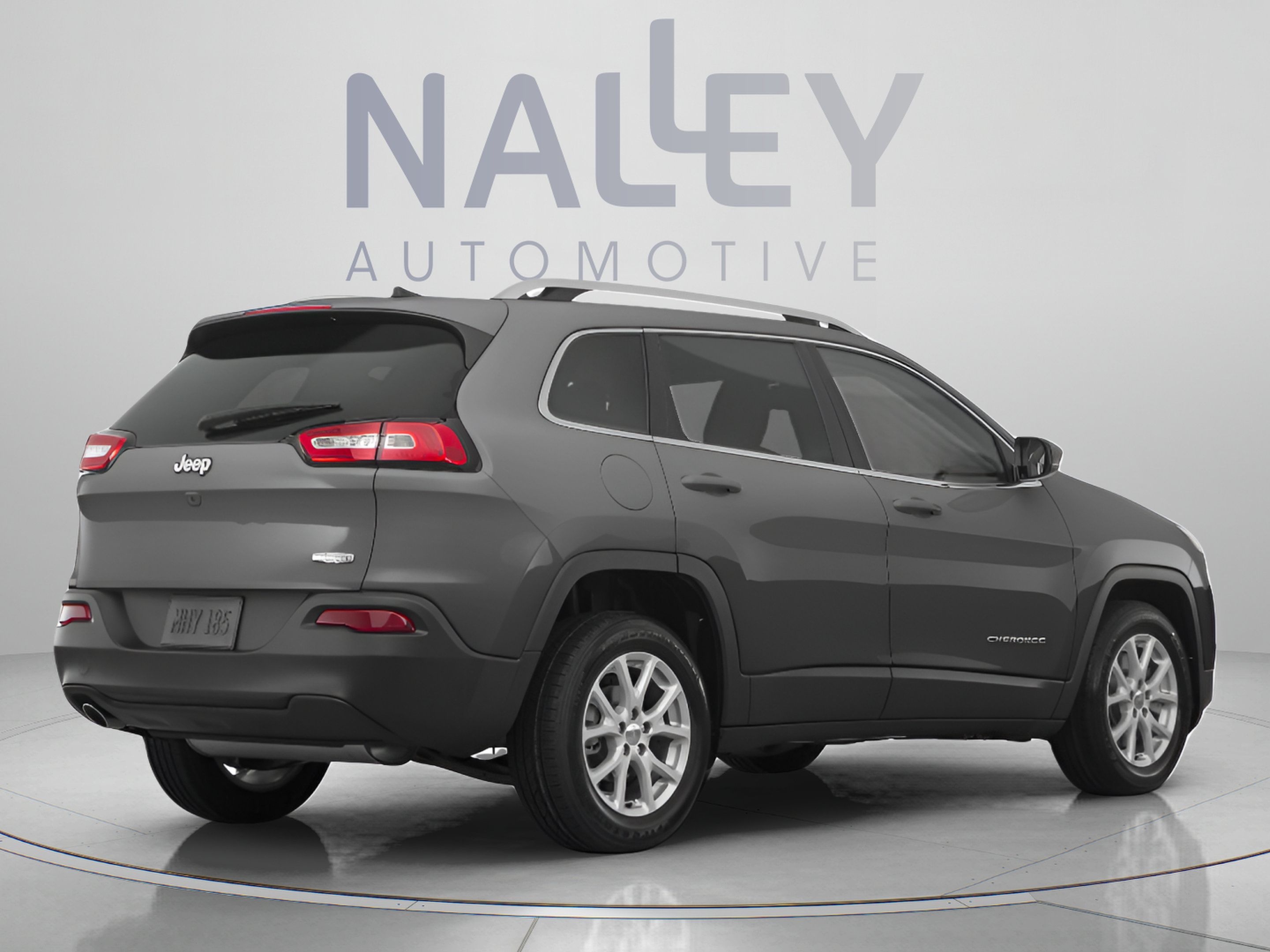 Used 2018 Jeep Cherokee Latitude w/ Altitude Package FWD image 3