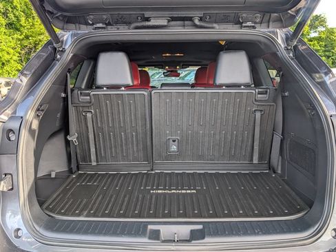 Used 2022 Toyota Highlander XSE AWD/4WD image 17