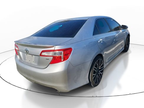 Used 2013 Toyota Camry image 4