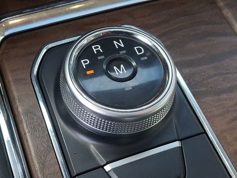 Used 2019 Ford Expedition Platinum image 14