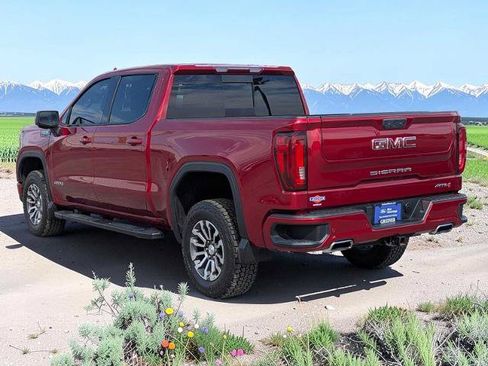 Used 2023 GMC Sierra 1500 AT4 w/ AT4 Preferred Package AWD/4WD image 4