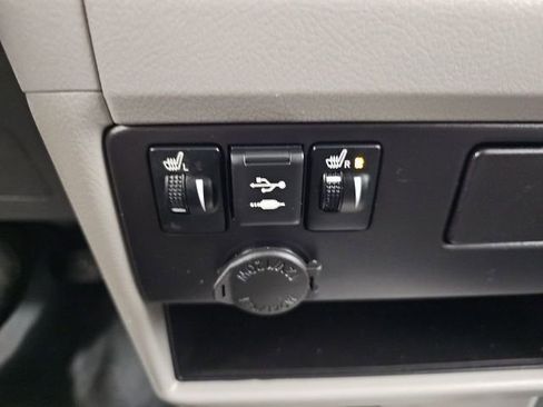 Used 2019 Toyota Sienna XLE w/ XLE Navigation Package image 22