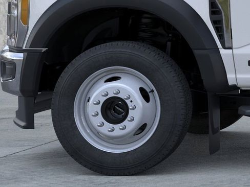 New 2025 Ford F450 XL w/ XL Chrome Package image 19