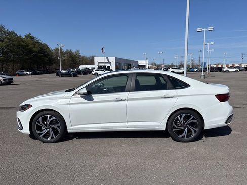 New 2026 Volkswagen Jetta SEL image 3