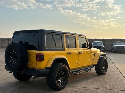 Used 2019 Jeep Wrangler Unlimited Sahara AWD/4WD image 18
