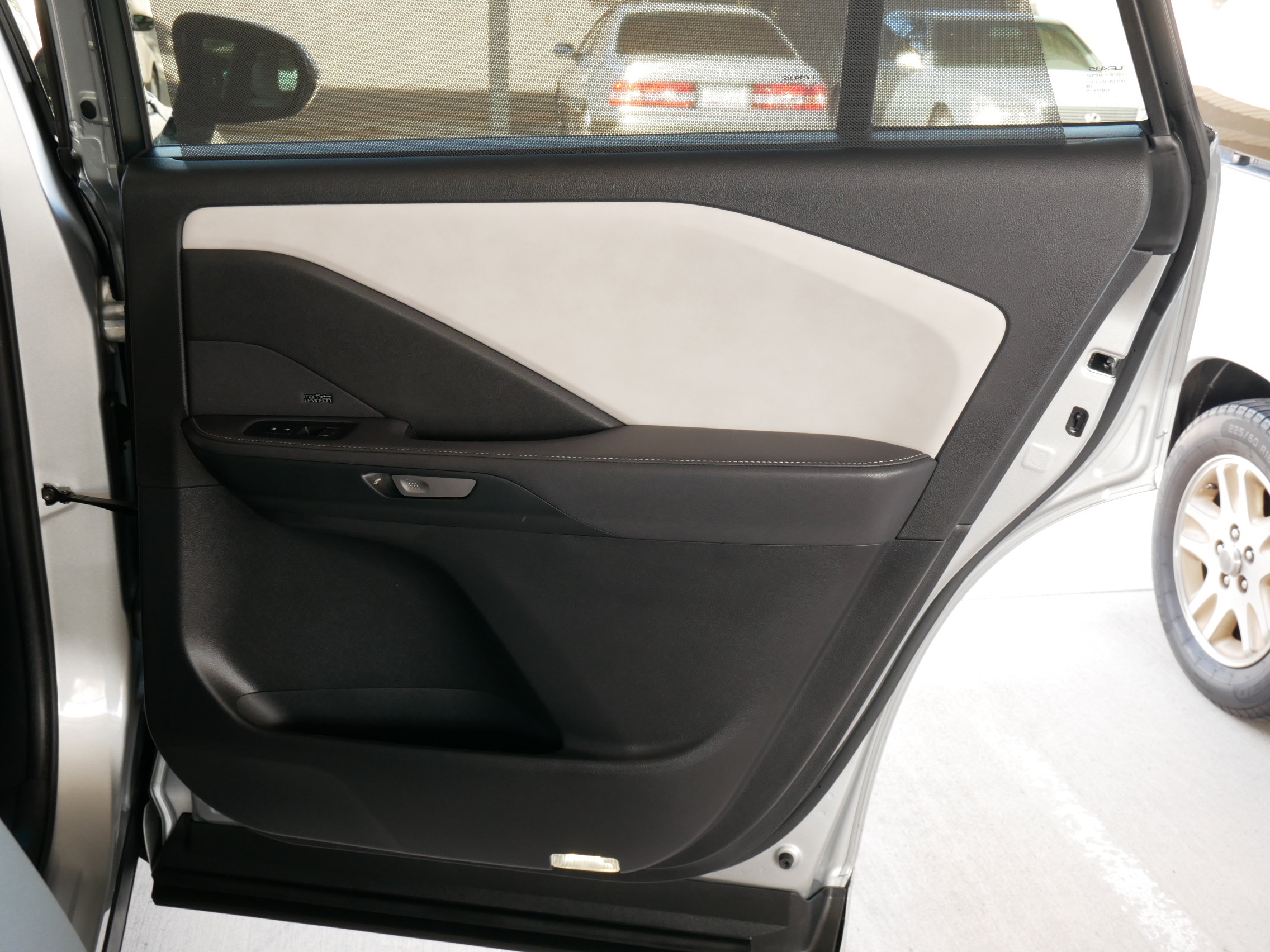 Certified 2026 Lexus TX 550h AWD Plug-In Hybrid w/ Technology Package image 18