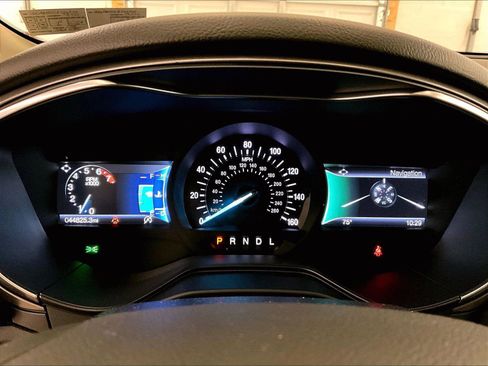 Used 2020 Ford Fusion SE w/ Equipment Group 151A FWD image 19
