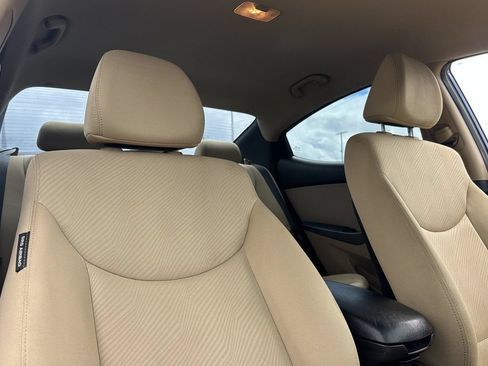 Used 2013 Hyundai Elantra GLS w/ Preferred Pkg FWD image 16