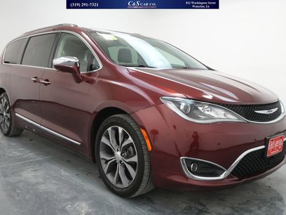 Used 2018 Chrysler Pacifica Limited w/ Tire & Wheel Group