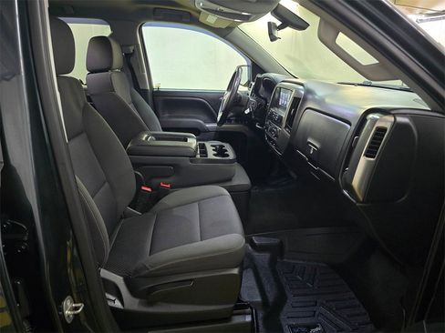 Used 2018 Chevrolet Silverado 1500 LT w/ LT Eassist Package image 11