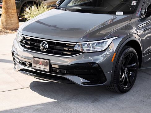 Used 2024 Volkswagen Tiguan SE R-Line image 5