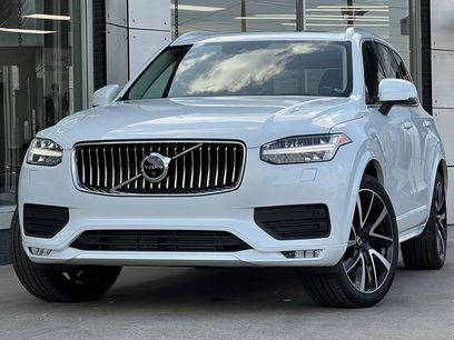 Used 2022 Volvo XC90 T6 Momentum w/ Advanced Package