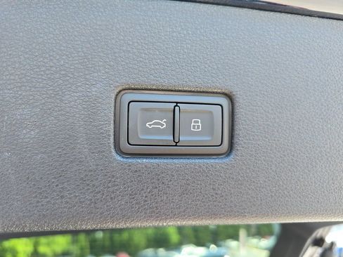 Certified 2025 Audi Q8 Prestige AWD/4WD image 13
