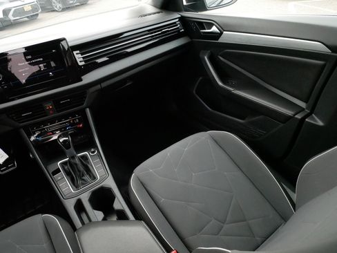 Used 2025 Volkswagen Jetta Sport FWD image 11