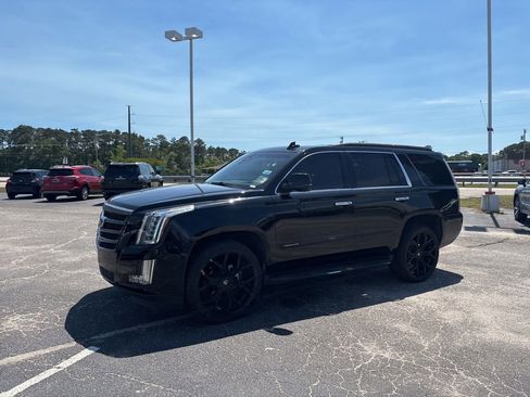 Used 2018 Cadillac Escalade Luxury AWD/4WD image 8