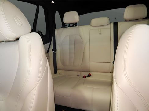 Used 2022 BMW X5 xDrive40i w/ M Sport Package AWD/4WD image 25