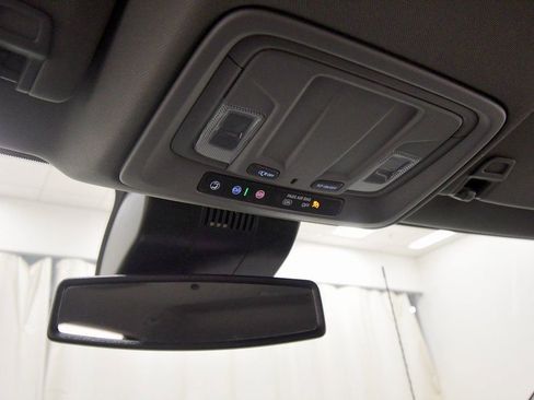 Used 2024 Chevrolet Silverado 2500 LT w/ Convenience Package image 26