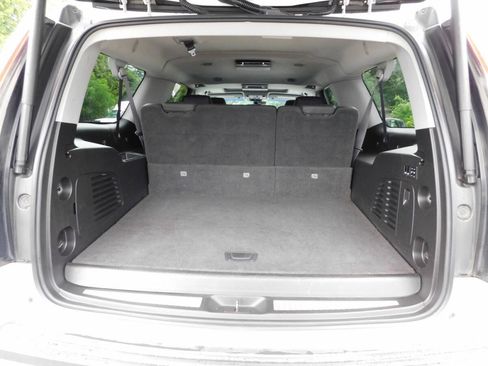 Used 2017 Cadillac Escalade ESV Premium Luxury AWD/4WD image 5