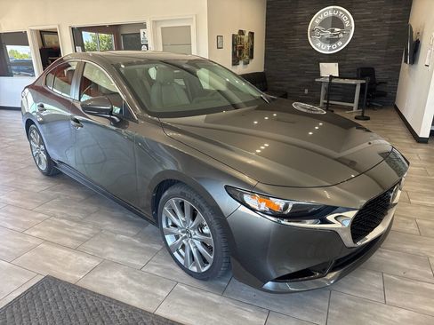 Used 2023 MAZDA MAZDA3 s FWD image 3