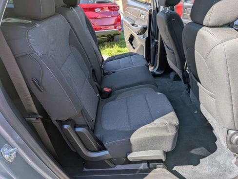 Used 2021 Chevrolet Traverse LS FWD image 37