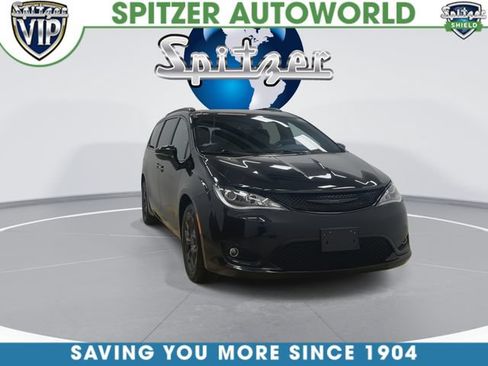 Used 2020 Chrysler Pacifica Limited w/ S Appearance Package FWD image 4