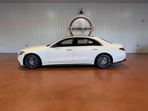 Used 2021 Mercedes-Benz S 580 4MATIC Sedan image 2