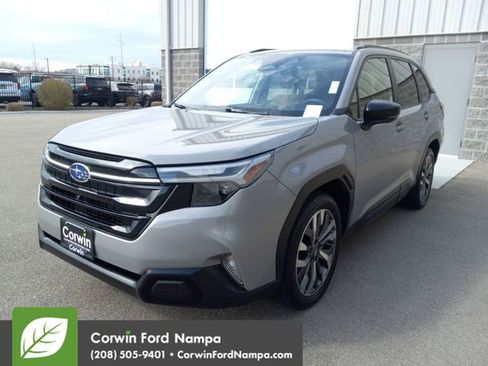 Used 2025 Subaru Forester Touring image 7