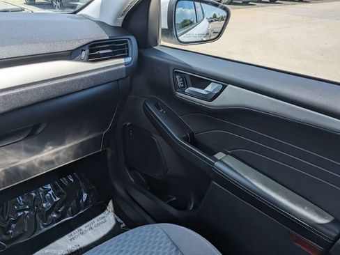 Used 2021 Ford Escape SE w/ Convenience Package FWD image 18