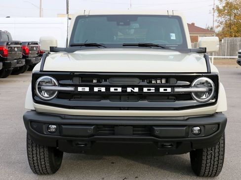 New 2026 Ford Bronco Outer Banks AWD/4WD image 3